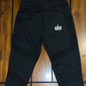 ALO Yoga Cropped Leggings